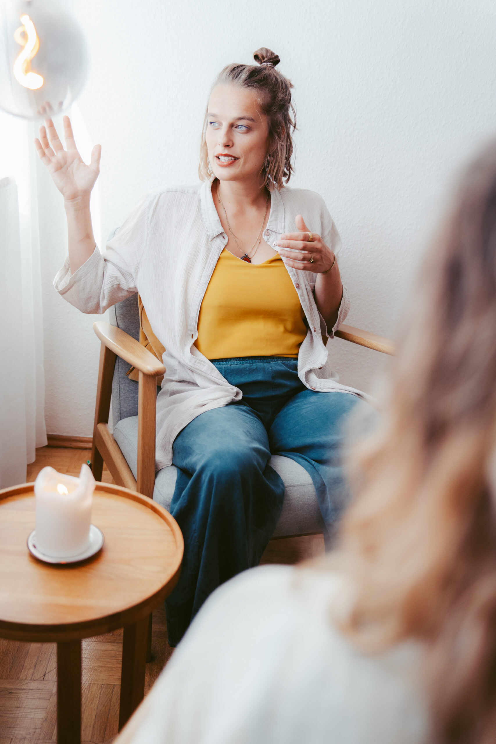 women working her client during a coaching session in Cologne